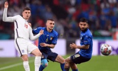 开云体育官网-欧洲杯四强决战：两队实力均衡，谁将获得最后的胜利？的简单介绍