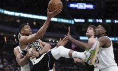 开云体育入口-凯尔特人完胜骑士，克莱带队取胜的简单介绍