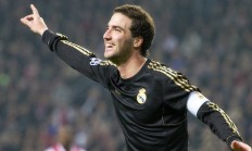 开云APP-赛道上的逆转，诺里斯关键制胜，梅赛德斯力克红牛二队