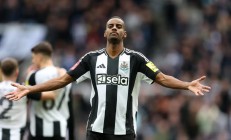 开云体育平台APP-巴塞罗那主教练策划重整阵容，迎战强敌的简单介绍