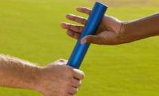 开云官网-鹈鹕险胜马刺，东决关键战的战术博弈与意志较量