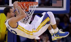 开云APP-英超与NBA异度交响，当争冠之夜遇见德罗赞之王，谁在定义唯一性？