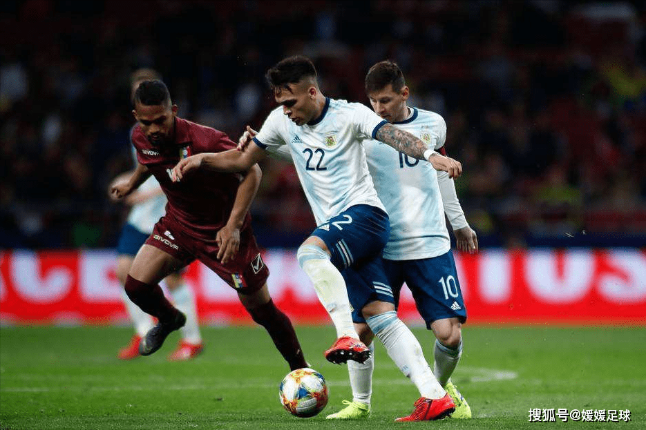 波尔多主场不敌雅典，保级前景严峻