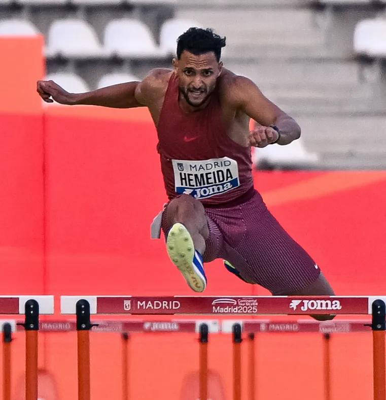 包含法国田径选手实力出众，收获银牌的词条