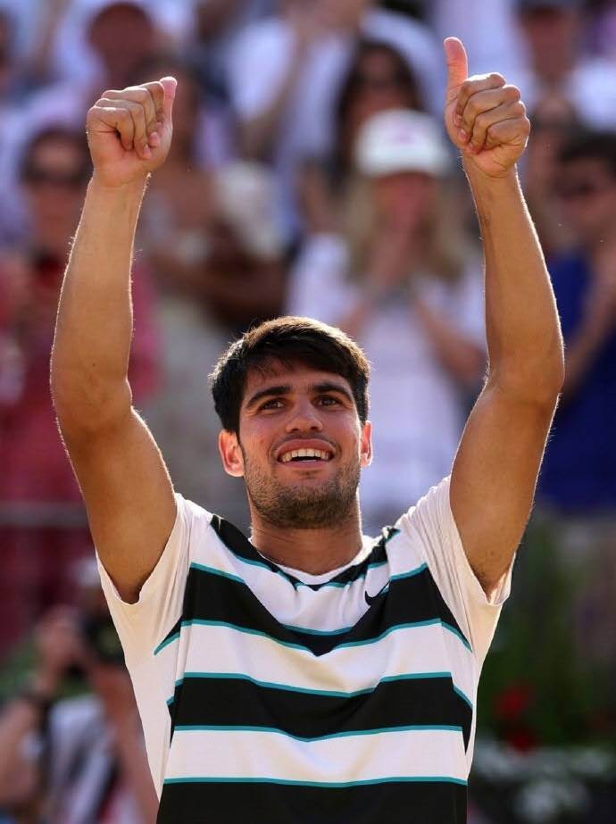 西班牙网球队险胜美国网球队，西西帕斯制霸全场的简单介绍