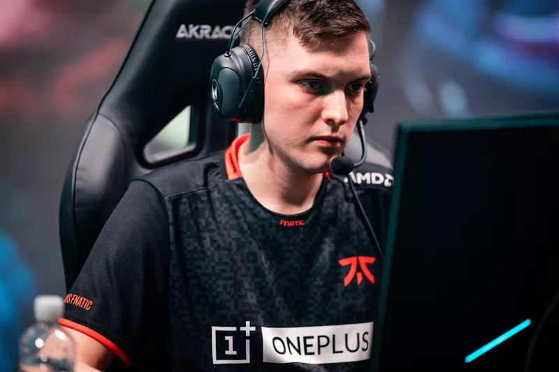 关于FNC险胜Rogue，Faker绝境逆转的信息