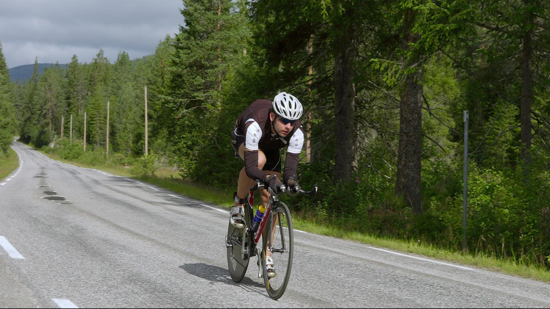 拉梅洛点燃赛场，掘金对阵北京队演绎篮球唯一性