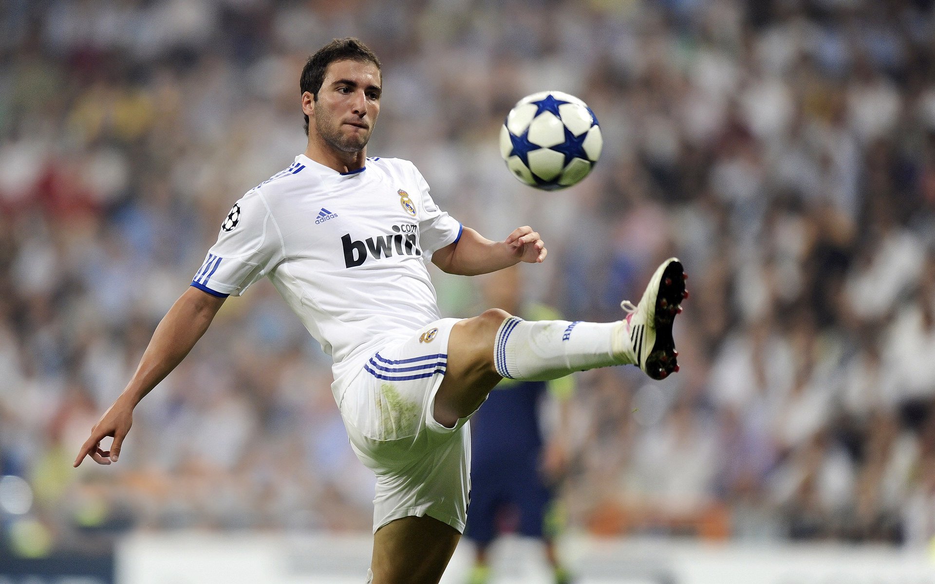 跨界传奇，英格兰队横扫葡萄牙队，许昕带队取胜背后的体育精神融合