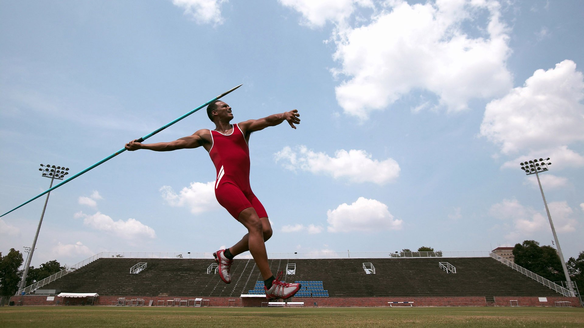 独一时刻,威廉姆斯力克哈斯,拉塞尔点燃赛场的一夜